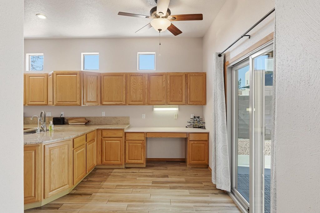 Image 12 of property listing at 4419 Campo De Maiz Road NW, Albuquerque, NM 87114