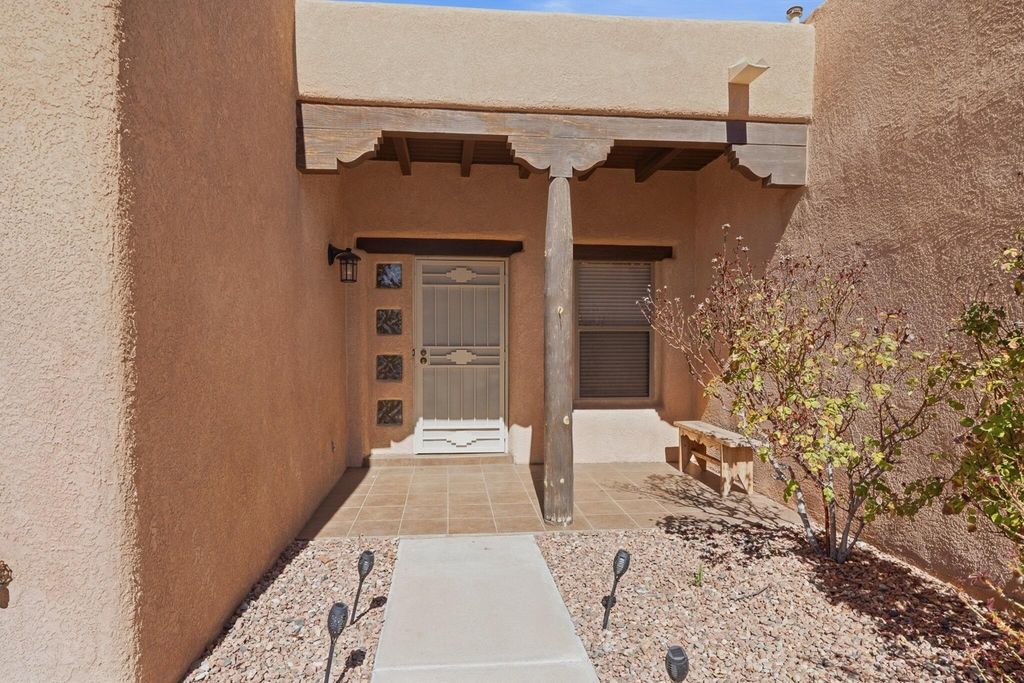 Image 2 of property listing at 4419 Campo De Maiz Road NW, Albuquerque, NM 87114