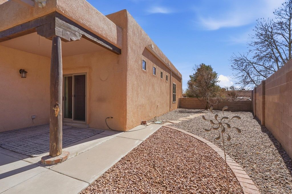 Image 32 of property listing at 4419 Campo De Maiz Road NW, Albuquerque, NM 87114