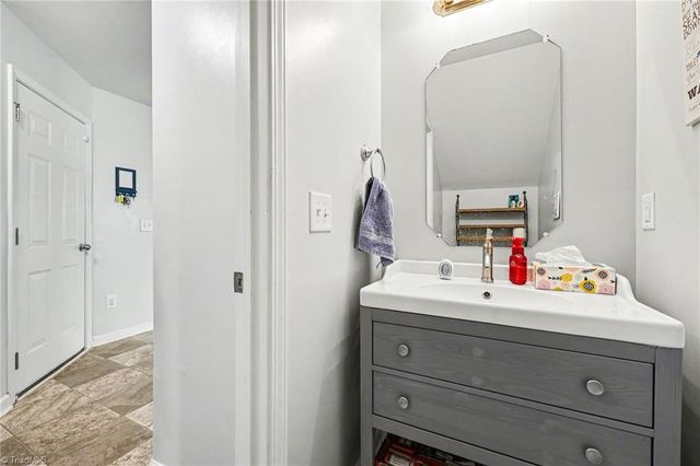 112 York Place, Linwood, NC 27299