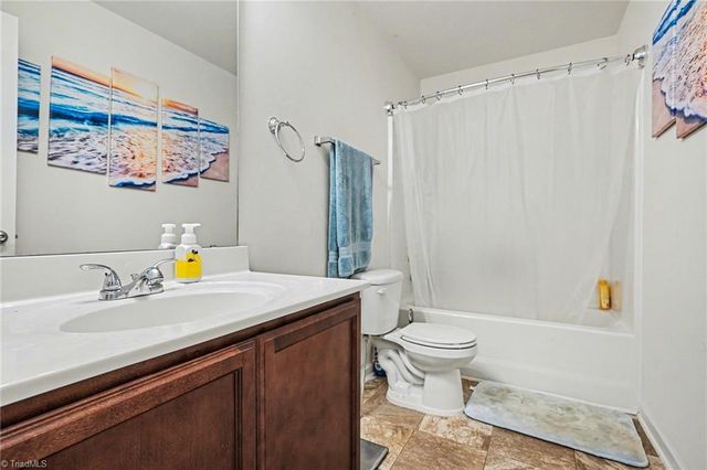 112 York Place, Linwood, NC 27299