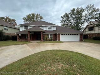 8813 Canterbury, Fort Smith, AR 72903