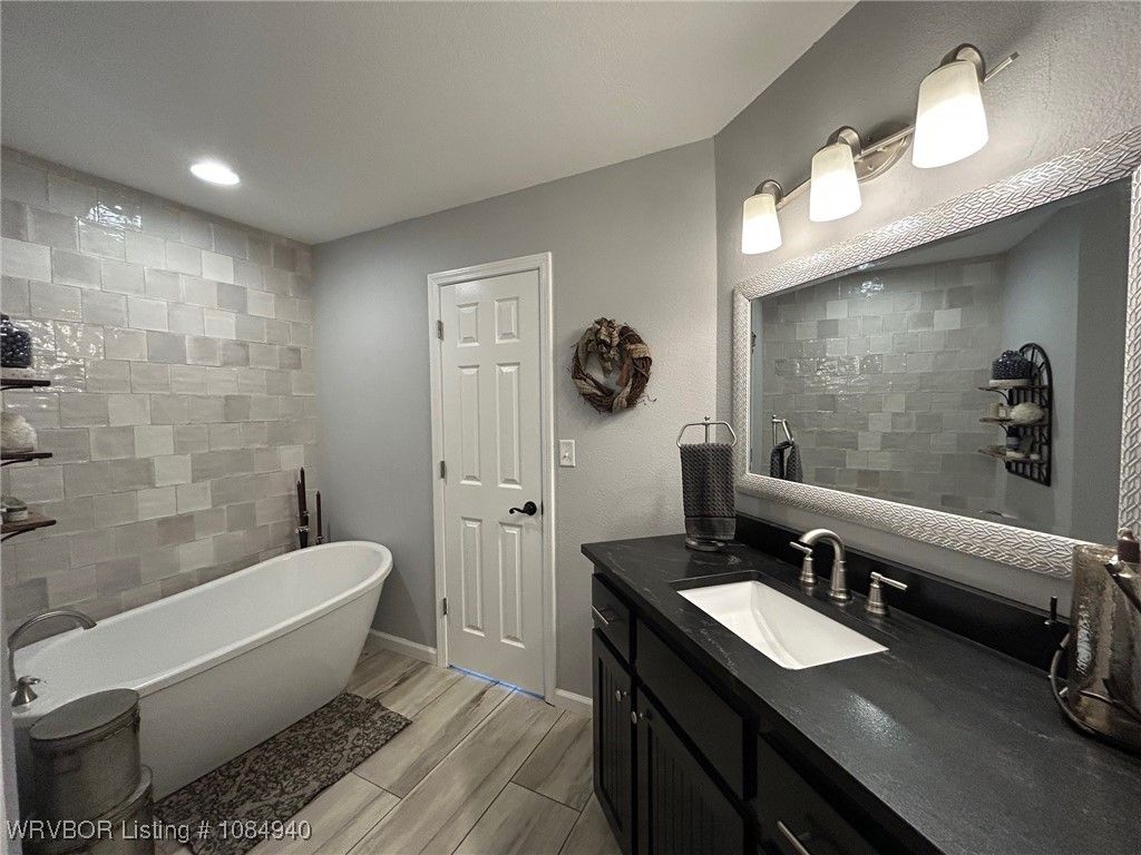 8813 Canterbury Cove 8813 Canterbury Cove