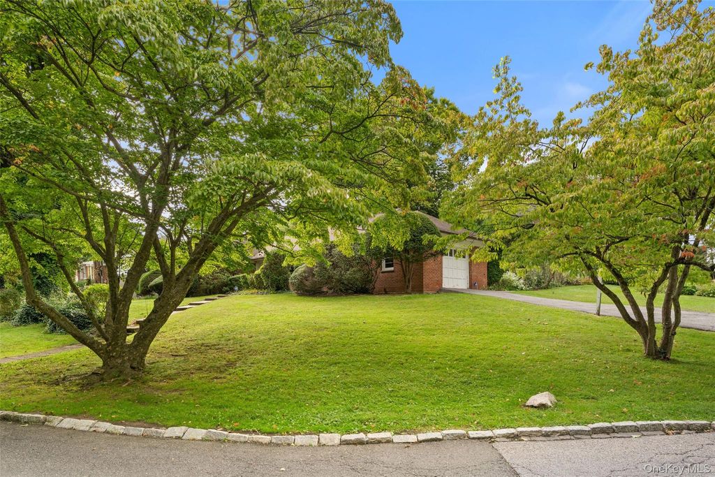 418 Read Avenue, Yonkers, NY 10707 — photo 2