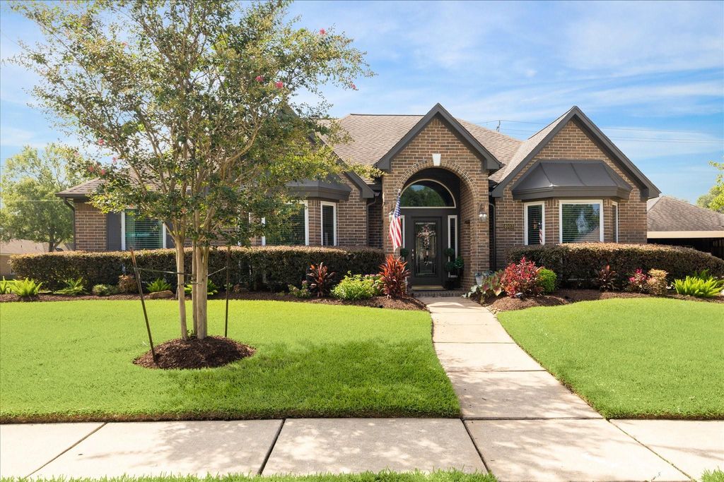 4003 Hallmark Fair Court, Pasadena, TX 77059