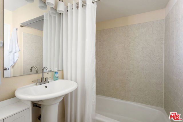 910 Thomas Avenue, Redlands, CA 92374