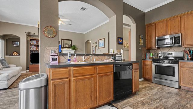 4830 Chase Stone Drive, Bacliff, TX 77518