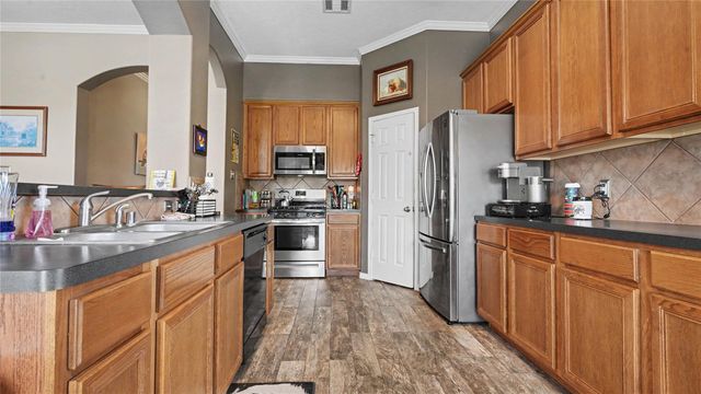 4830 Chase Stone Drive, Bacliff, TX 77518