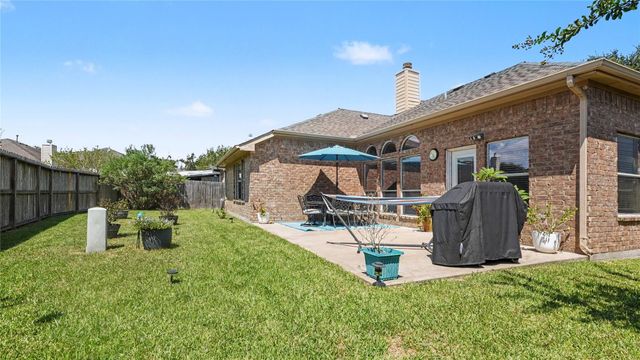4830 Chase Stone Drive, Bacliff, TX 77518