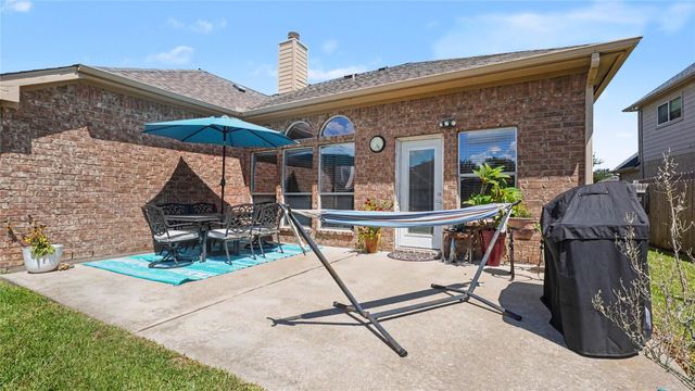 4830 Chase Stone Drive, Bacliff, TX 77518