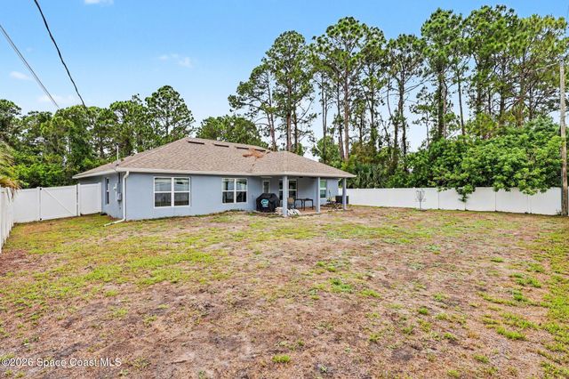325 Kapok Court NW, Palm Bay, FL 32907