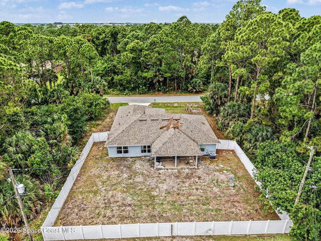 325 Kapok Court NW, Palm Bay, FL 32907