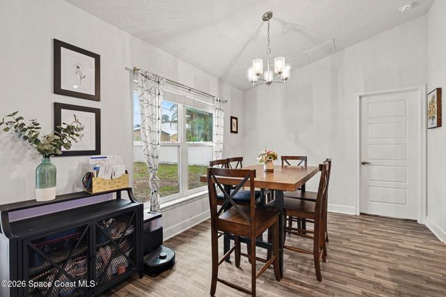325 Kapok Court NW, Palm Bay, FL 32907