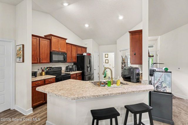 325 Kapok Court NW, Palm Bay, FL 32907