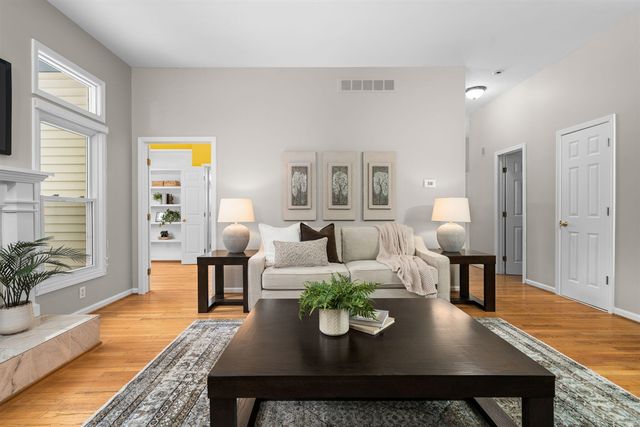 5971 Creekview Court, Ann Arbor, MI 48108