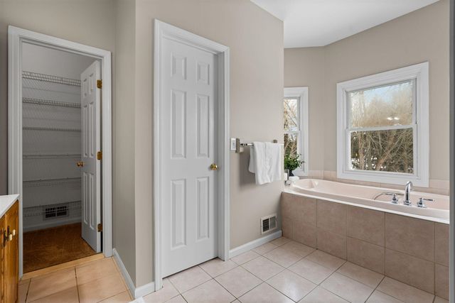 5971 Creekview Court, Ann Arbor, MI 48108