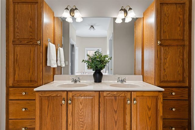 5971 Creekview Court, Ann Arbor, MI 48108