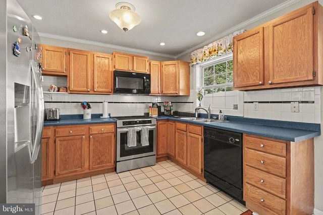 7256 SANDY HOLLOW RD, Harrisburg, PA 17112