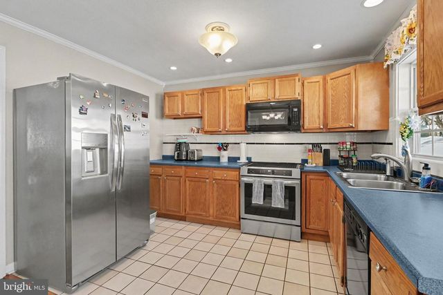 7256 SANDY HOLLOW RD, Harrisburg, PA 17112