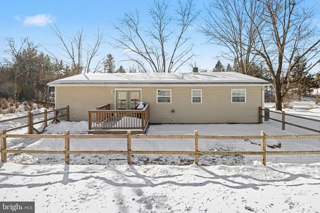 7256 SANDY HOLLOW RD, Harrisburg, PA 17112