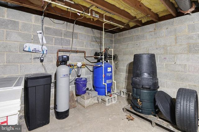 7256 SANDY HOLLOW RD, Harrisburg, PA 17112