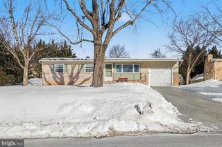 7256 SANDY HOLLOW RD, Harrisburg, PA 17112