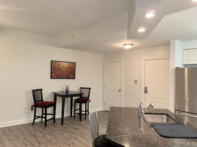 501 Commerce 1-305, Braintree, MA 02184
