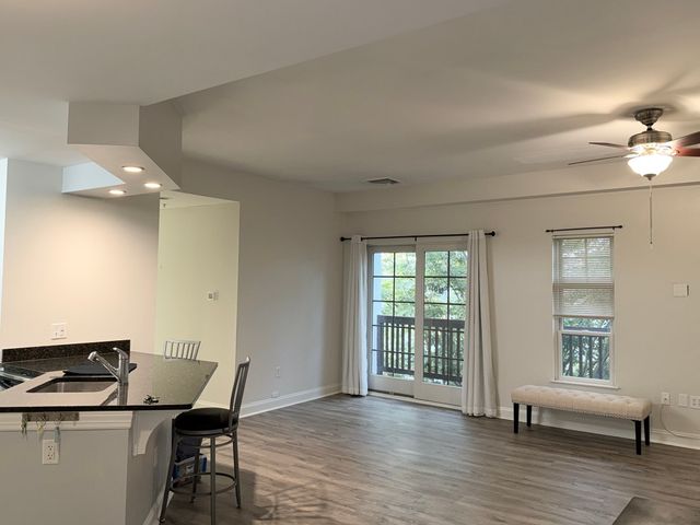 501 Commerce 1-305, Braintree, MA 02184