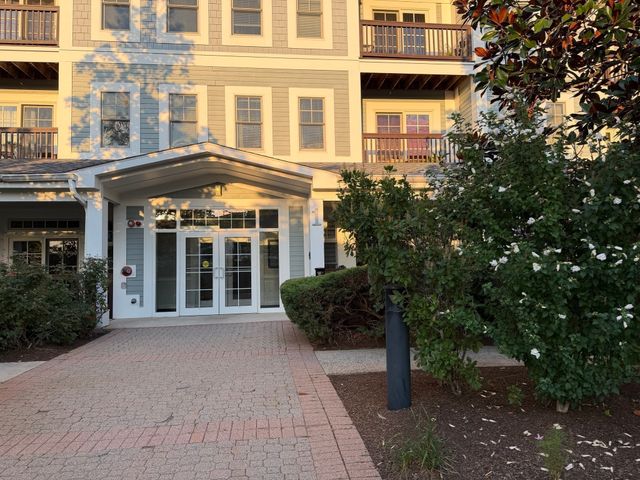 501 Commerce 1-305, Braintree, MA 02184