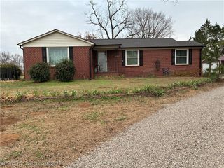 1808 S Hwy 96, Lavaca, AR 72941