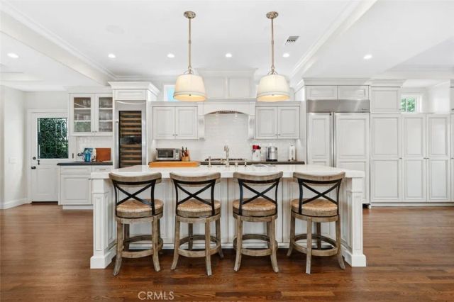 2431 Bayshore Drive, Newport Beach, CA 92663