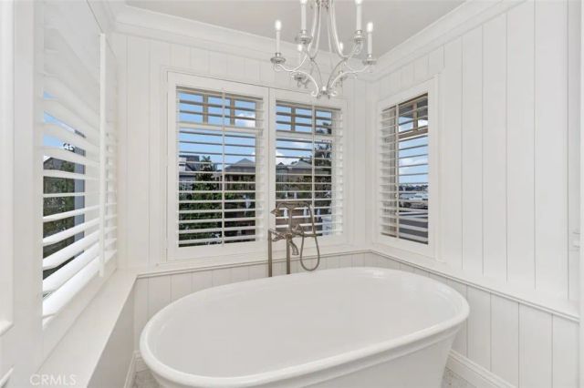 2431 Bayshore Drive, Newport Beach, CA 92663