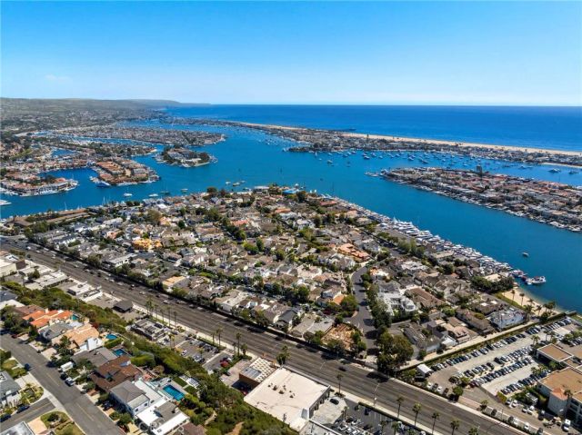 2431 Bayshore Drive, Newport Beach, CA 92663