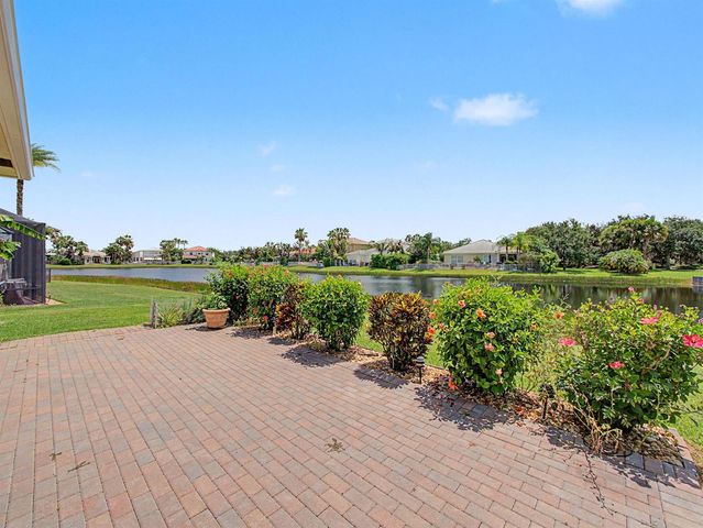 11861 SW Crestwood Circle, Port St. Lucie, FL 34987