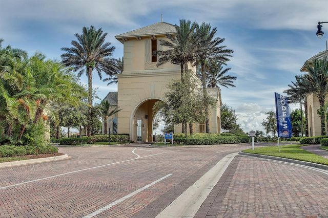 11861 SW Crestwood Circle, Port St. Lucie, FL 34987