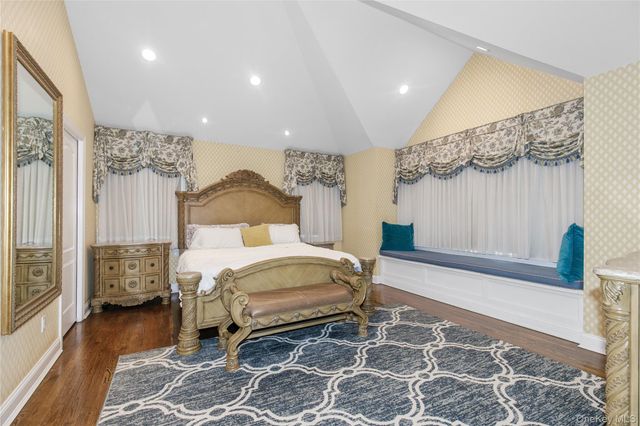 3 Saint Lawrence Place, Jericho, NY 11753