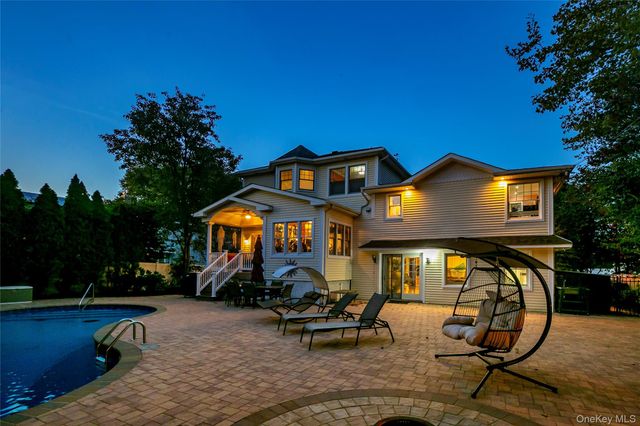 3 Saint Lawrence Place, Jericho, NY 11753