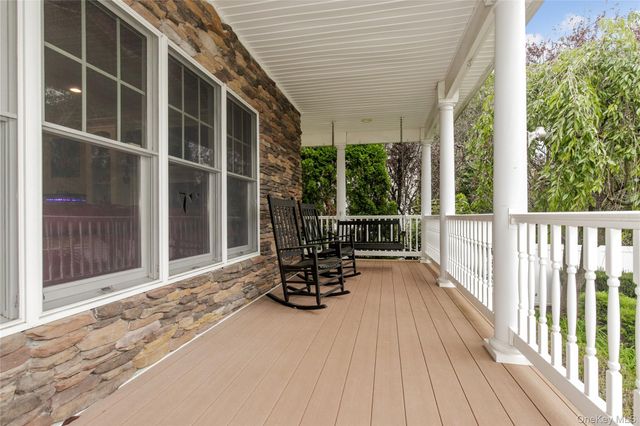 3 Saint Lawrence Place, Jericho, NY 11753