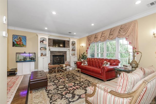 3 Saint Lawrence Place, Jericho, NY 11753