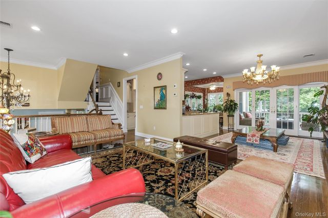 3 Saint Lawrence Place, Jericho, NY 11753