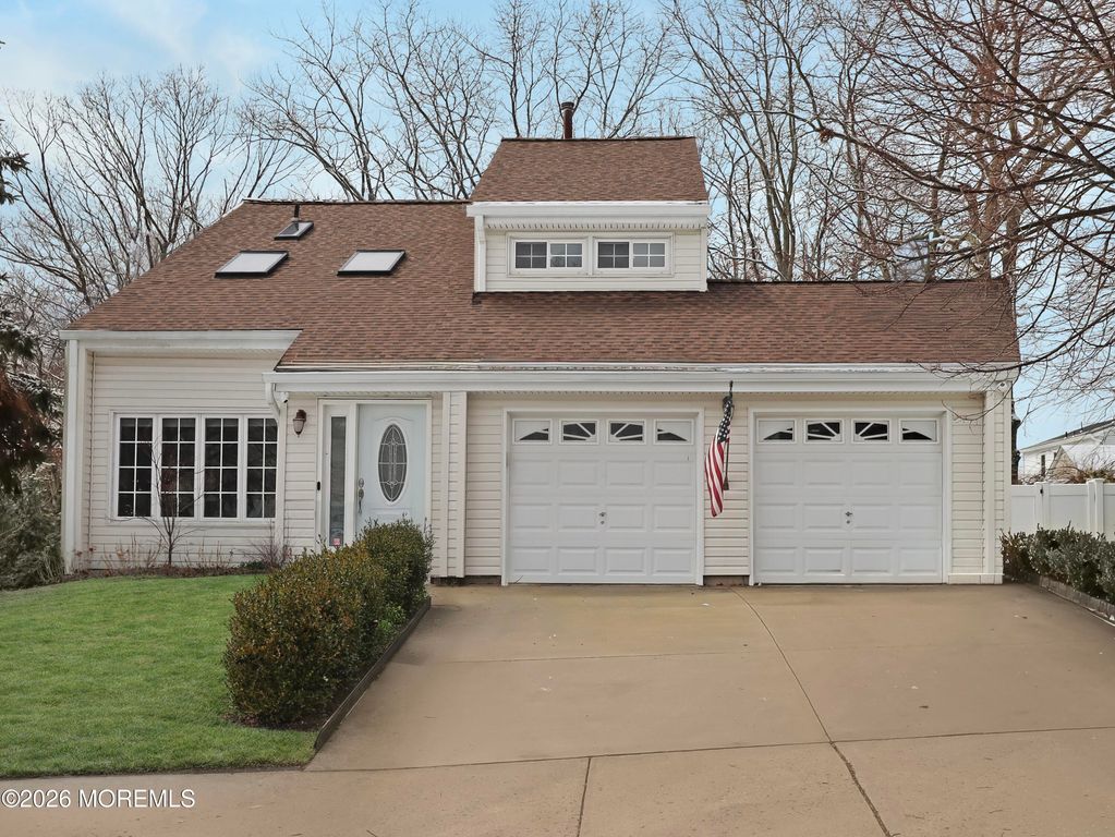 39 Virginia Drive, Howell, NJ 07731