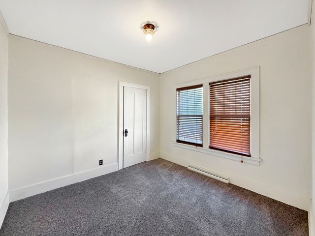 405 N Apple Avenue, Freeport, IL 61032