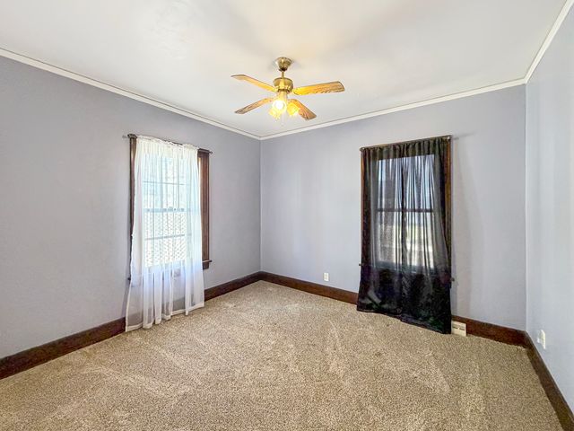 405 N Apple Avenue, Freeport, IL 61032