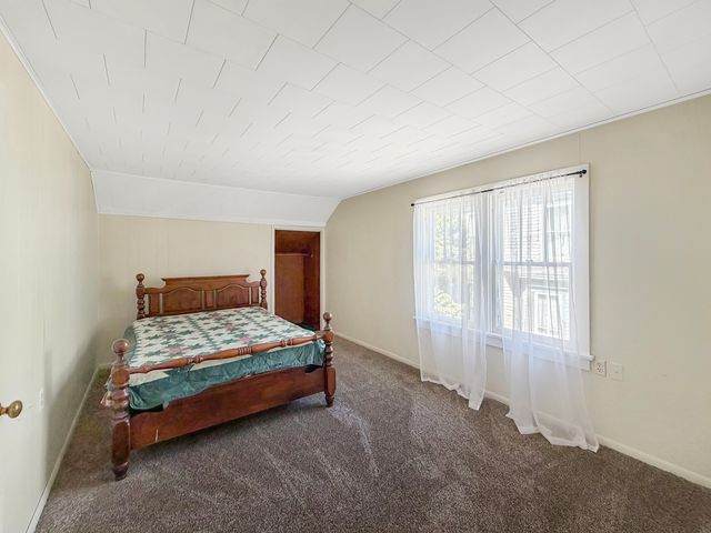 405 N Apple Avenue, Freeport, IL 61032