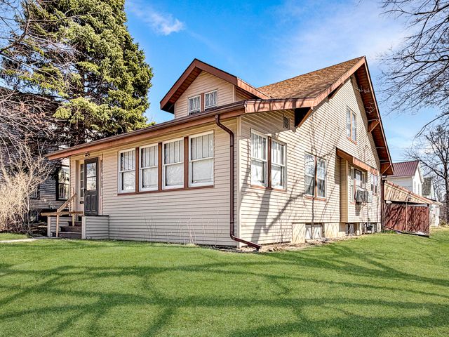 405 N Apple Avenue, Freeport, IL 61032