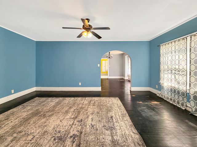 405 N Apple Avenue, Freeport, IL 61032