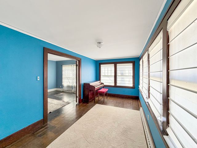 405 N Apple Avenue, Freeport, IL 61032