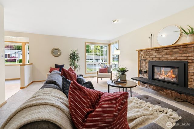17851 9th Avenue NE, Poulsbo, WA 98370