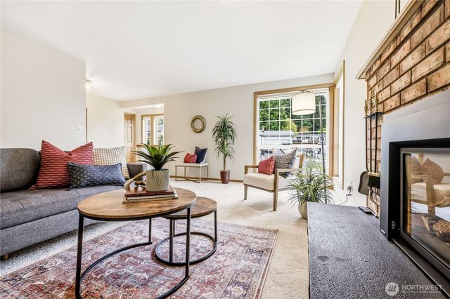 17851 9th Avenue NE, Poulsbo, WA 98370