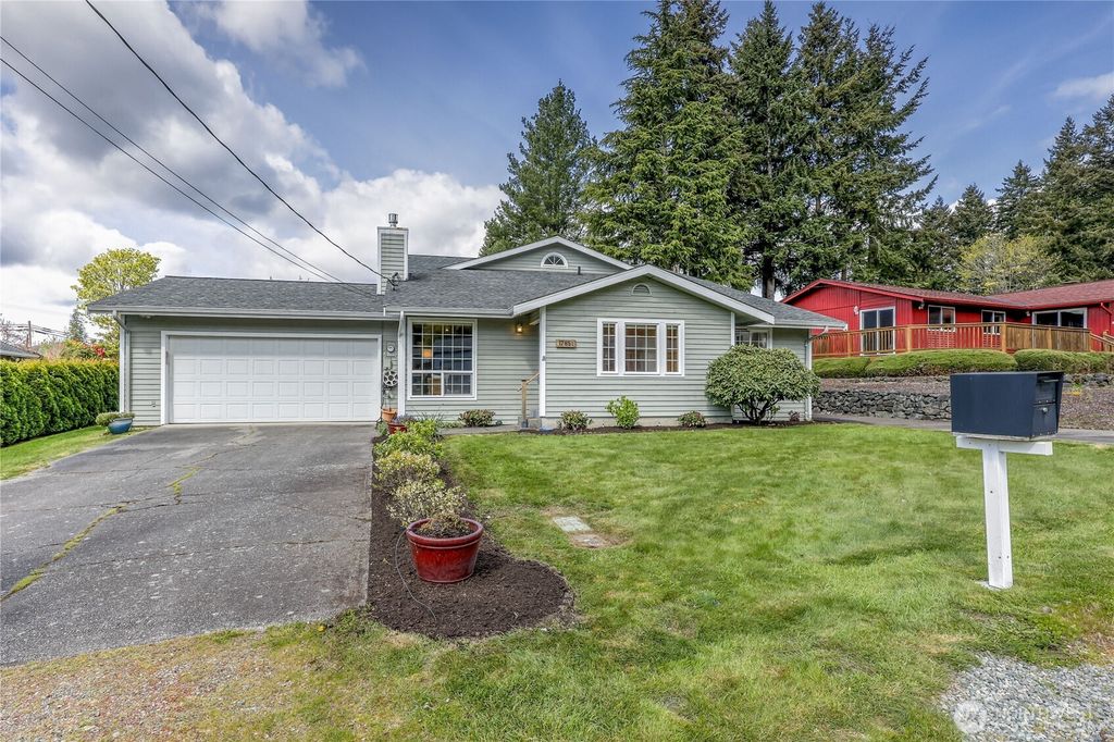 17851 9th Avenue NE, Poulsbo, WA 98370